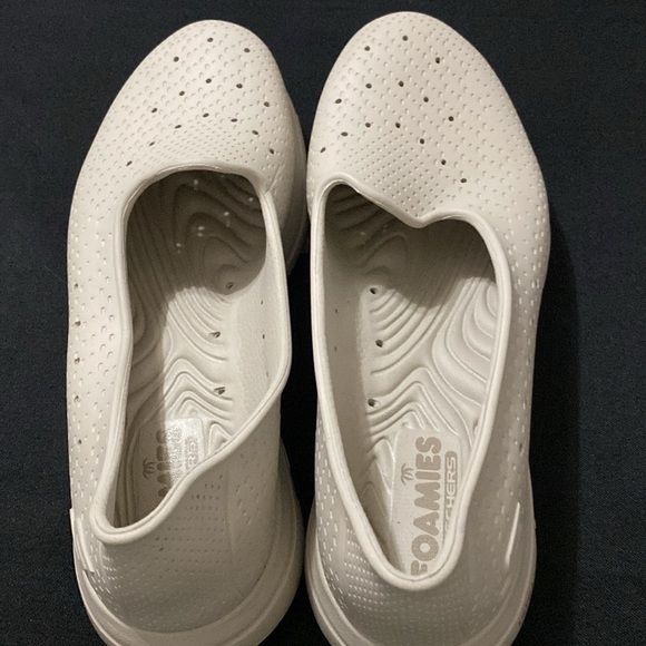 NWOT SKECHERS ULTRA GO FOAMIES WO SIZE 10 CREAM COLOR SLIPON WATER /CASUAL SHOES - Picture 12 of 14